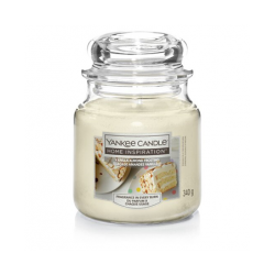 Yankee Candle Vanilla Almond Frosting | Media